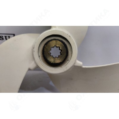 Винт Yamaha 4, 5, F4, F5, F6C (3x7-1/4x6), белый
